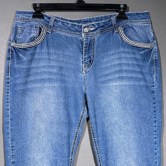 Faded‎ Glory Embroidered Back Pockets Jeans Size 14P - Picture 2 of 16